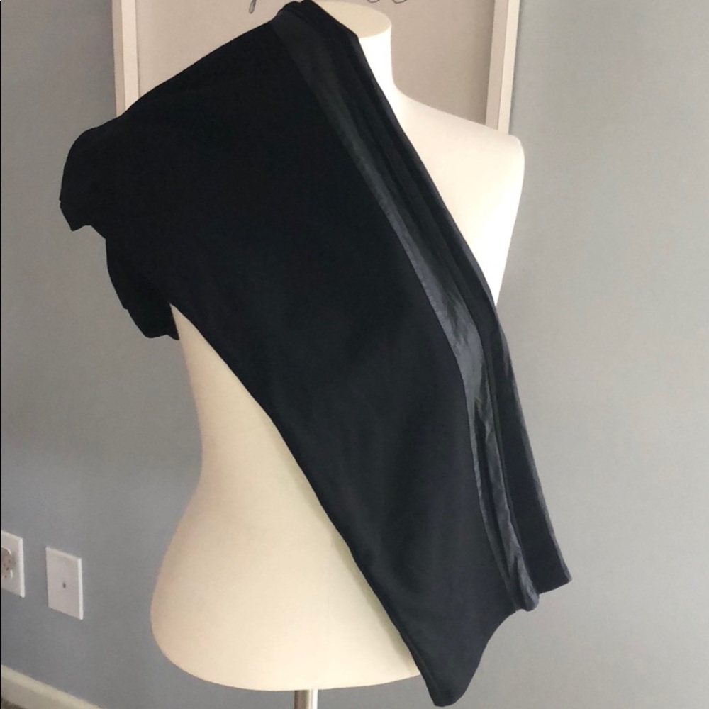 Ponte legging with faux leather down the side
